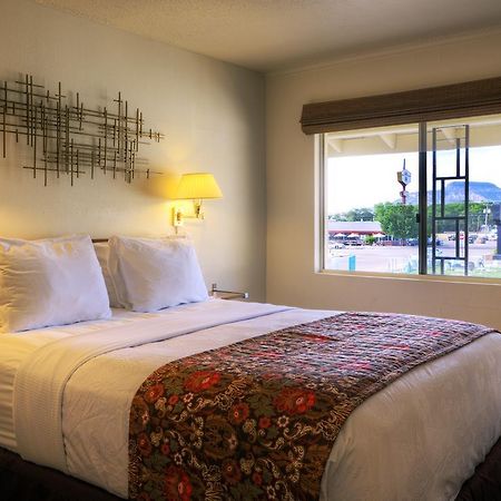 Roadrunner Lodge Motel Tucumcari Bagian luar foto