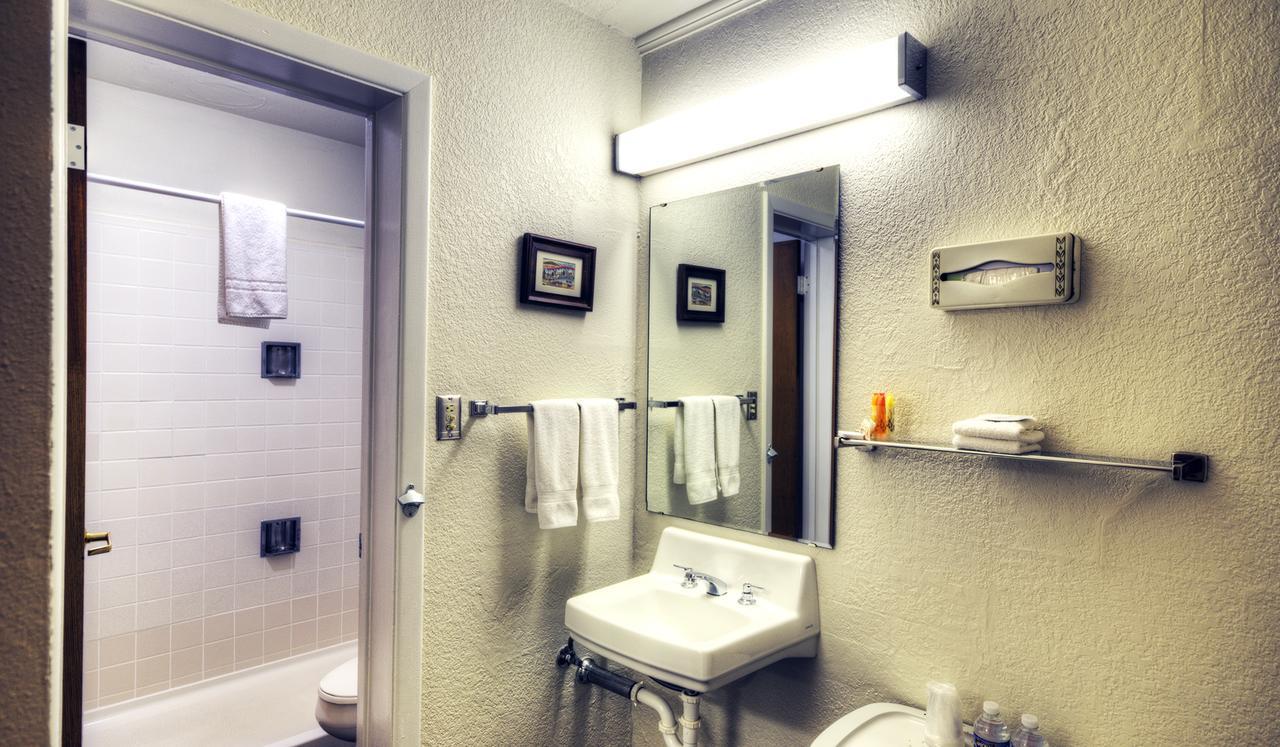 Roadrunner Lodge Motel Tucumcari Bagian luar foto
