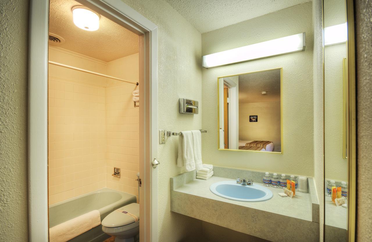 Roadrunner Lodge Motel Tucumcari Bagian luar foto