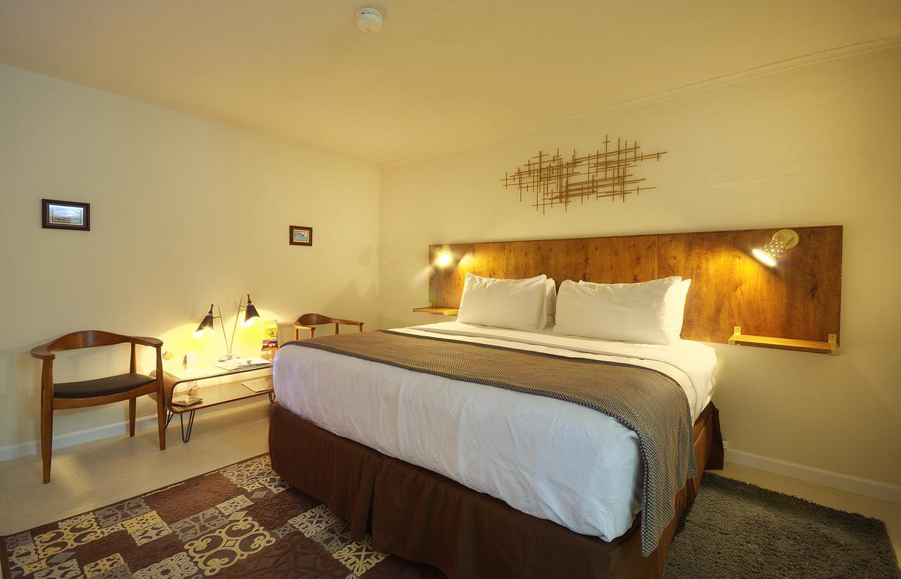 Roadrunner Lodge Motel Tucumcari Bagian luar foto